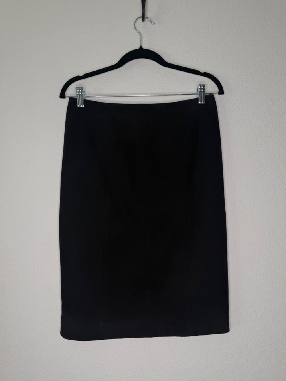 St. John Collection Black Suede Leather Silk Lined Straight Skirt Size 6